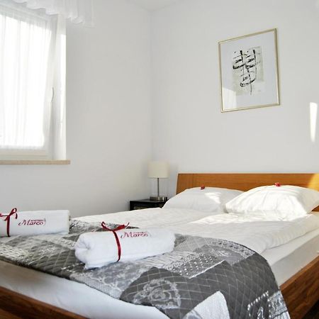 Marco Apartments Fazana Bagian luar foto