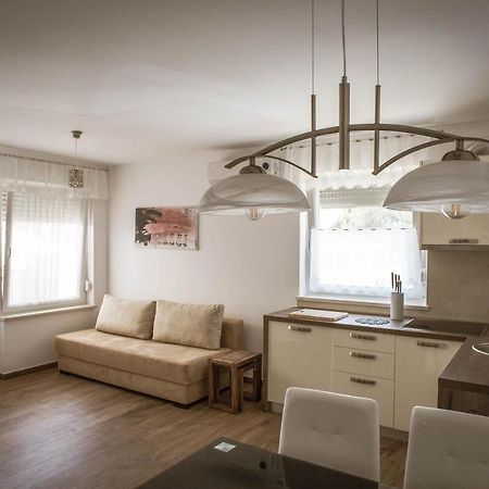 Marco Apartments Fazana Bagian luar foto