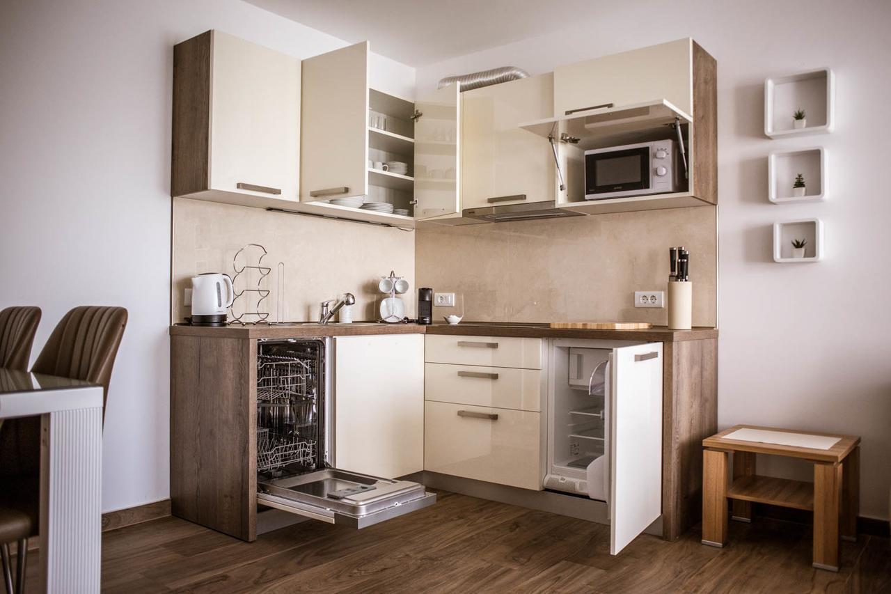 Marco Apartments Fazana Bagian luar foto