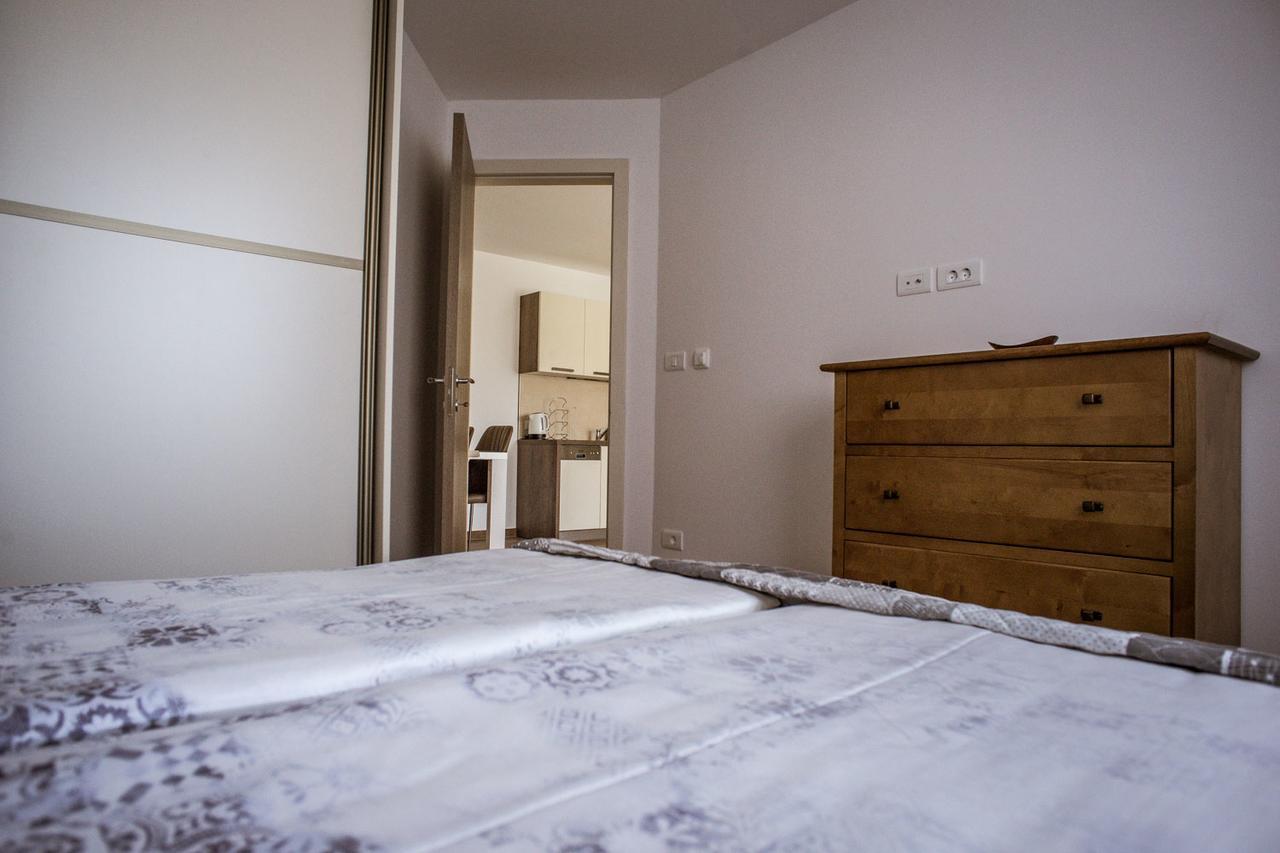 Marco Apartments Fazana Bagian luar foto